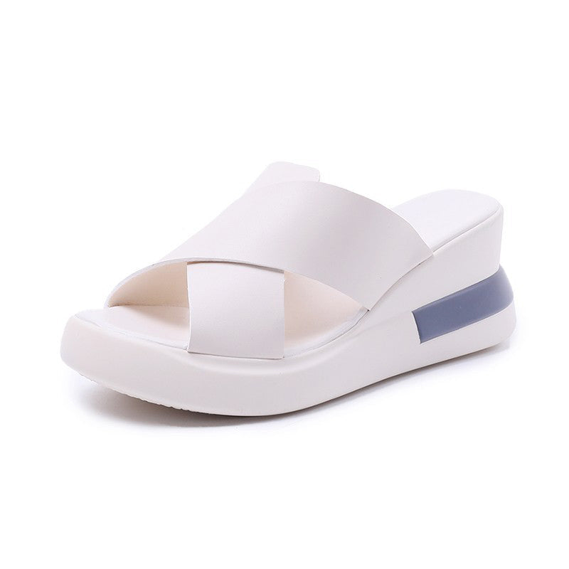 Damenhausschuhe: Slipper und Sandalen für Stil und Komfort