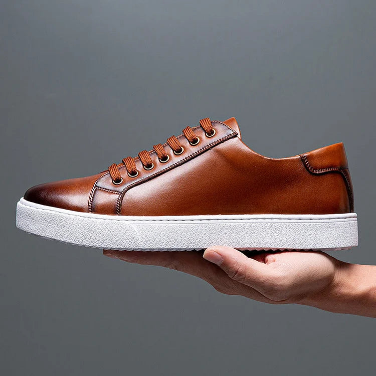 Trendige Herren-Sneaker im britischen Stil polierte Freizeitschuhe