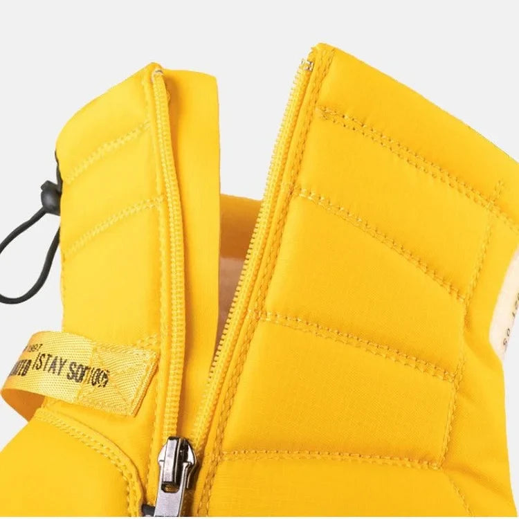 Paar orthopädische Stiefel mehrfarbige warme Plüschschuhe