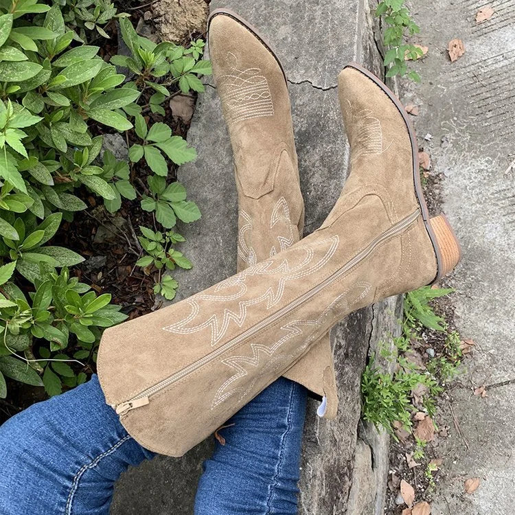 Cowboystiefel aus Wildleder mit Stickerei