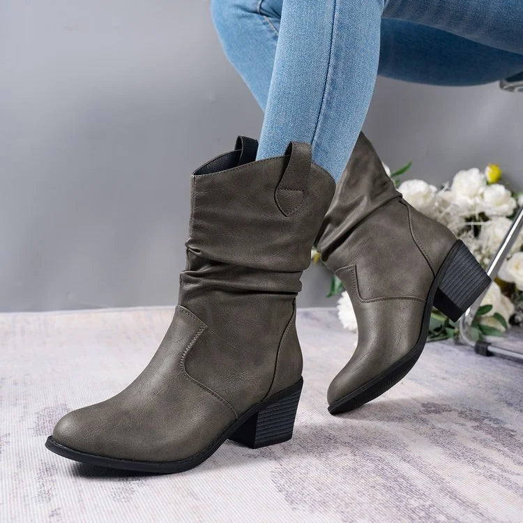 Stiefeletten im Owboy-Stil mit plissiertem Absatz