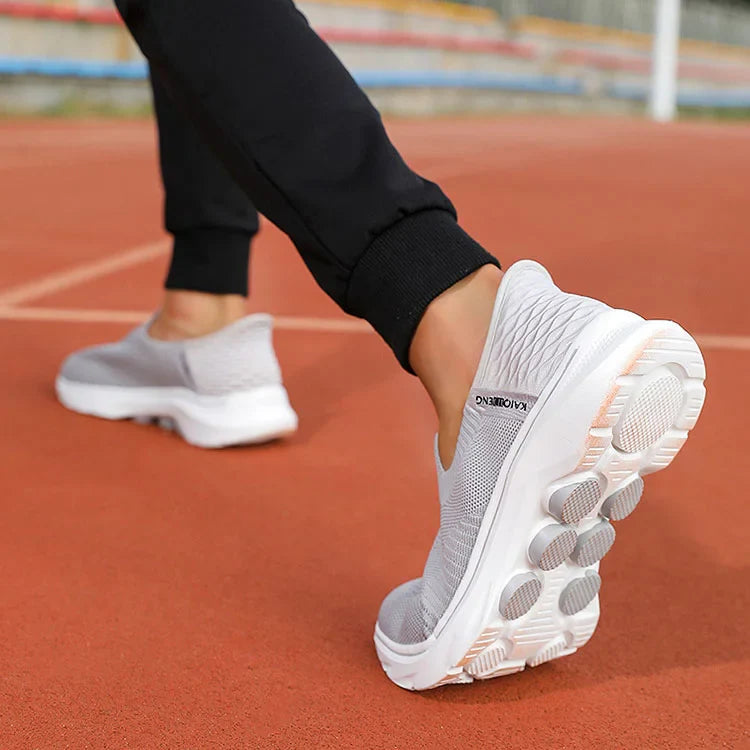 Step Ease – Rutschfeste Slip-On-Wanderschuhe