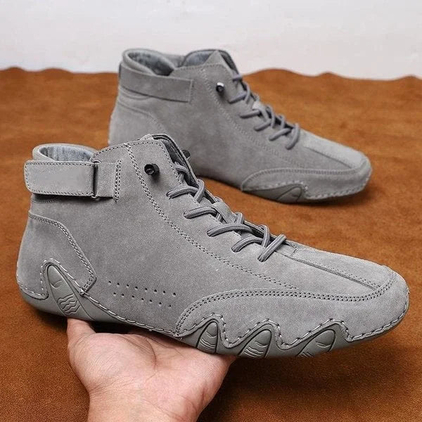 Handgefertigte Wildlederstiefel mit Klettverschluss