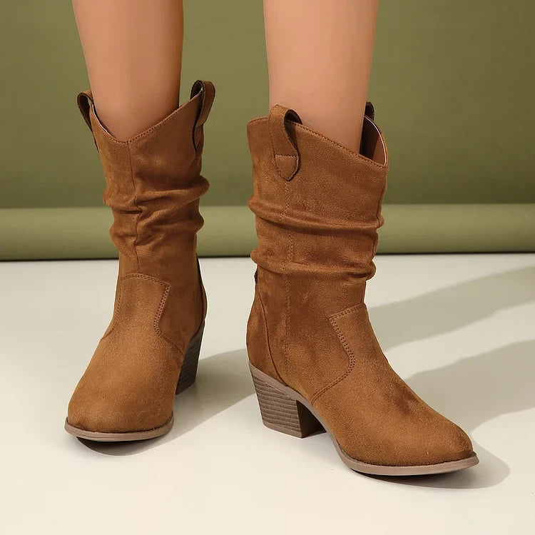 Stiefeletten im Owboy-Stil mit plissiertem Absatz