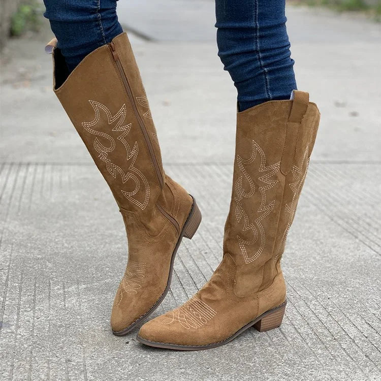 Cowboystiefel aus Wildleder mit Stickerei