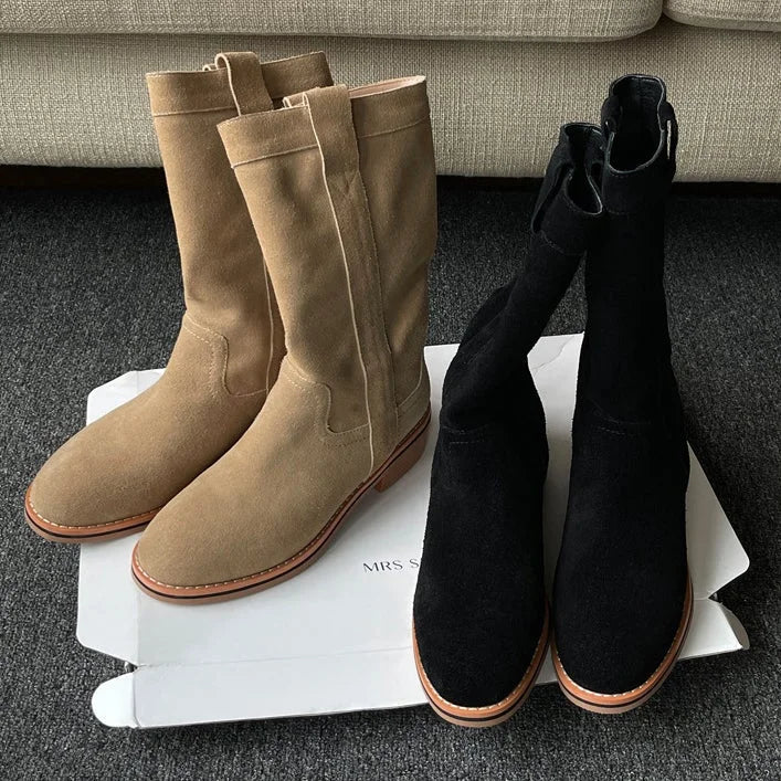 Damenstiefeletten aus Wildleder mit halbhoher Sohle