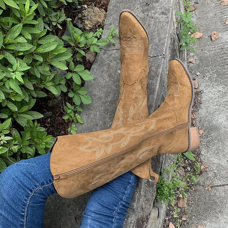 Cowboystiefel aus Wildleder mit Stickerei