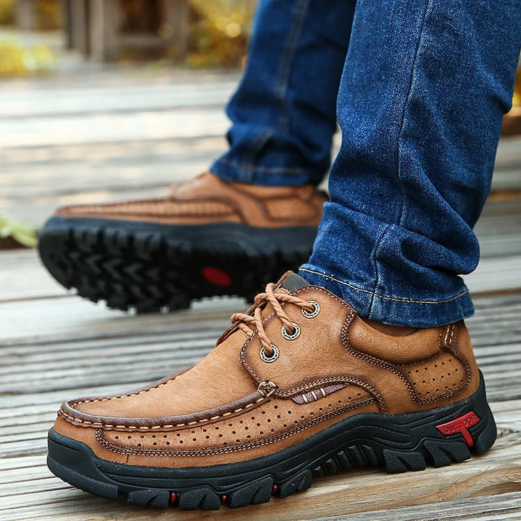 Übergangsstiefel mit stützender Sohle