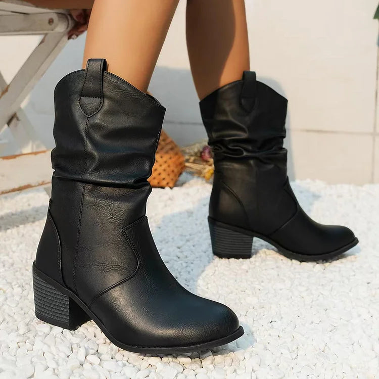 Stiefeletten im Owboy-Stil mit plissiertem Absatz