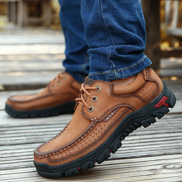 Übergangsstiefel mit stützender Sohle
