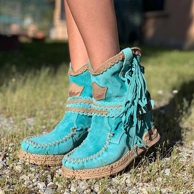 Damenstiefel aus Retro-Leder mit runder Zehenpartie und flachem Absatz und Quaste