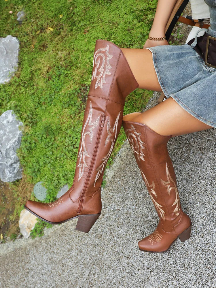 Hohe Cowboystiefel im Vintage-Look