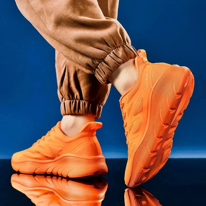 Atmungsaktive bequeme rutschfeste Sportschuhe zum Wandern und für die Freizeit im Freien