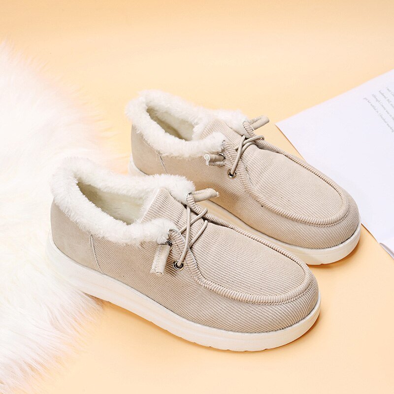 Klassische warme gemütliche orthopädische Schuhe – Beige
