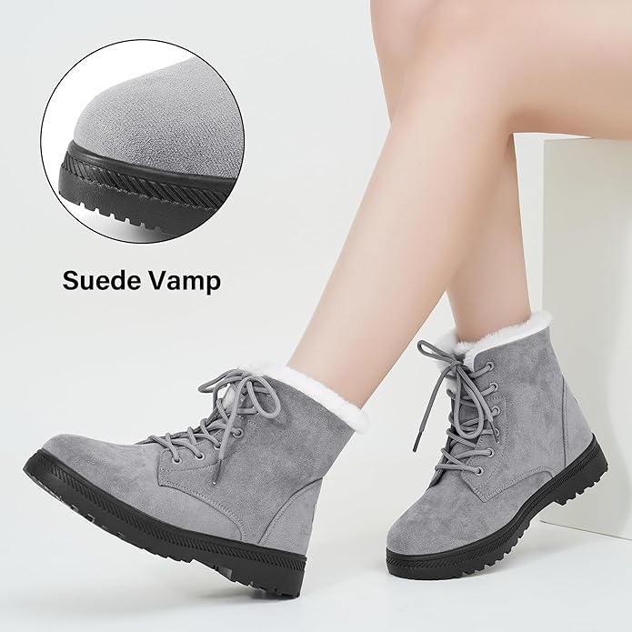 Warme mit Pelz gefütterte Stiefeletten