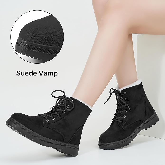 Warme mit Pelz gefütterte Stiefeletten