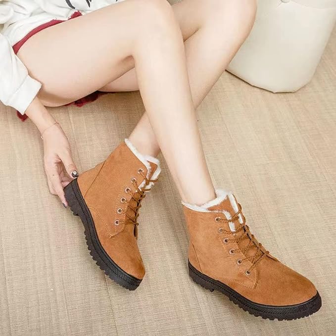 Warme mit Pelz gefütterte Stiefeletten