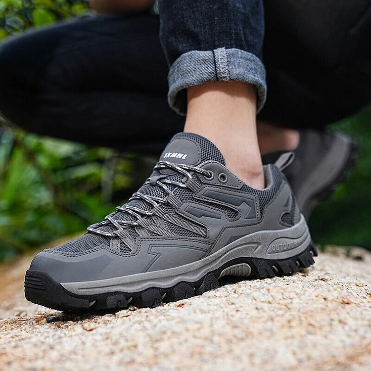 Wanderschuhe mit orthopädischer Unterstützung bei Plantarfasziitis