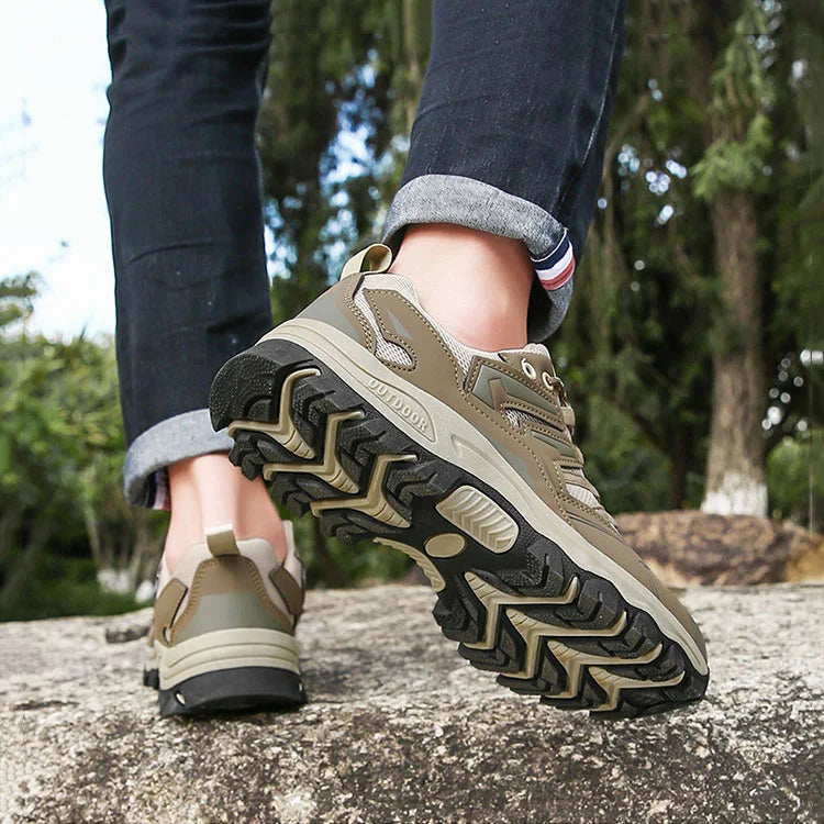 Wanderschuhe mit orthopädischer Unterstützung bei Plantarfasziitis
