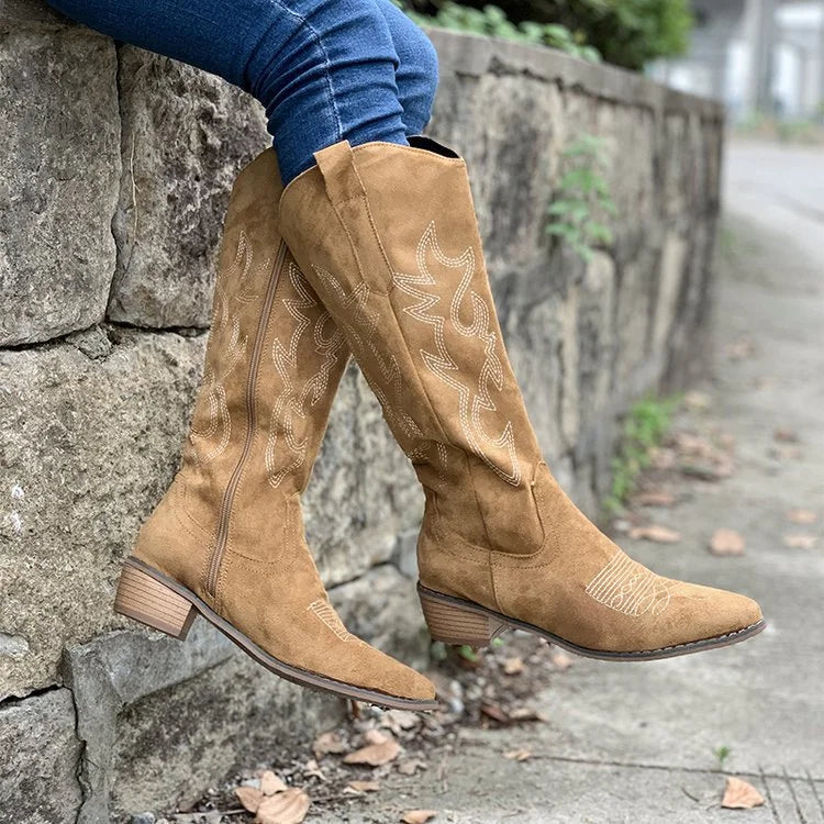 Cowboystiefel aus Wildleder mit Stickerei