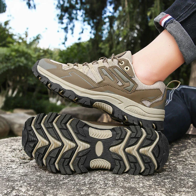 Wanderschuhe mit orthopädischer Unterstützung bei Plantarfasziitis