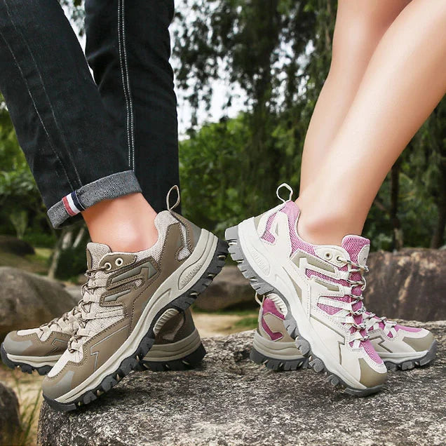 Wanderschuhe mit orthopädischer Unterstützung bei Plantarfasziitis