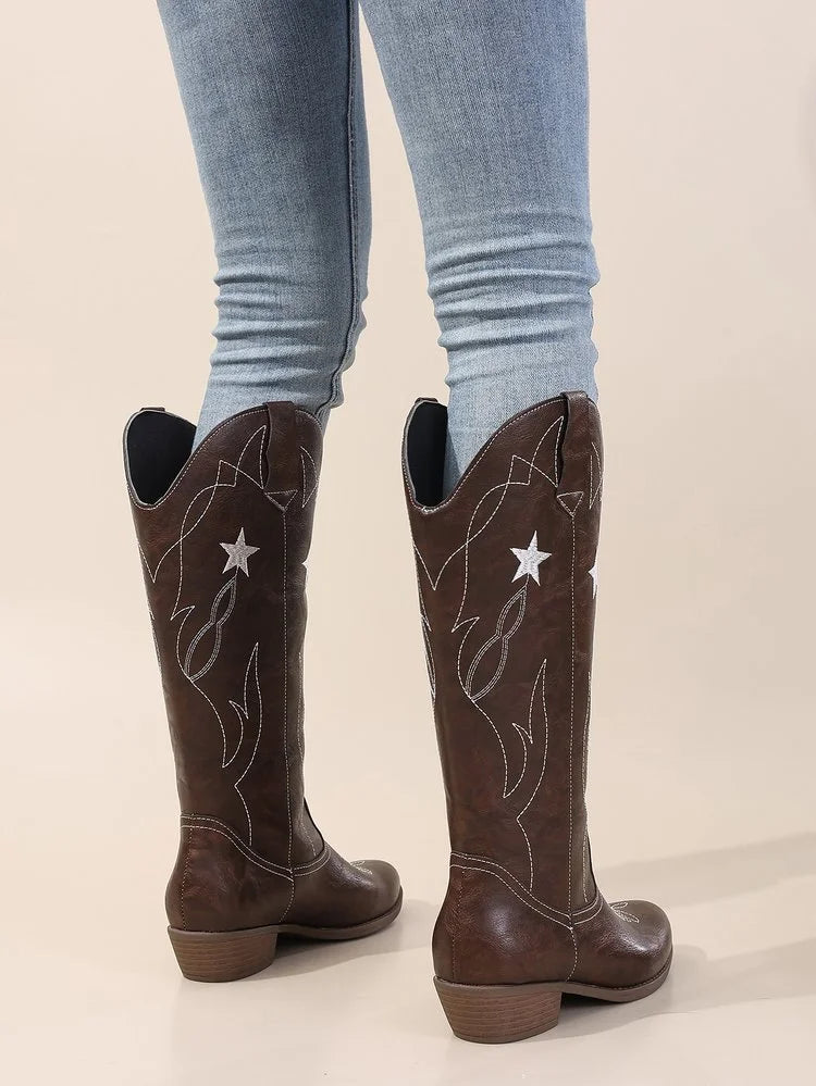 Cowboystiefel mit Sternstickerei