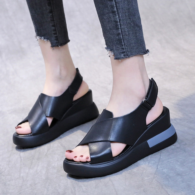 Damenhausschuhe: Slipper und Sandalen für Stil und Komfort