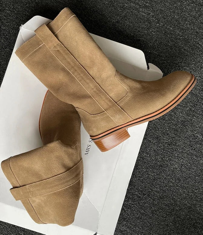 Damenstiefeletten aus Wildleder mit halbhoher Sohle