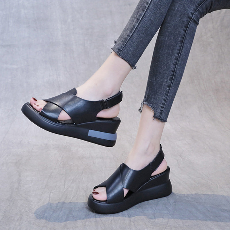 Damenhausschuhe: Slipper und Sandalen für Stil und Komfort