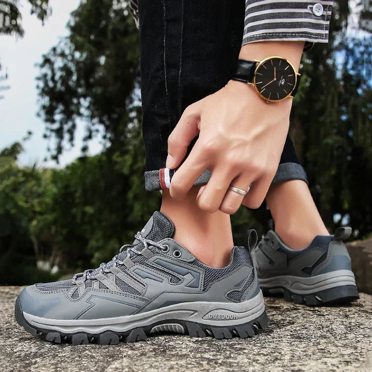 Wanderschuhe mit orthopädischer Unterstützung bei Plantarfasziitis