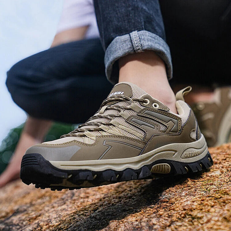Wanderschuhe mit orthopädischer Unterstützung bei Plantarfasziitis