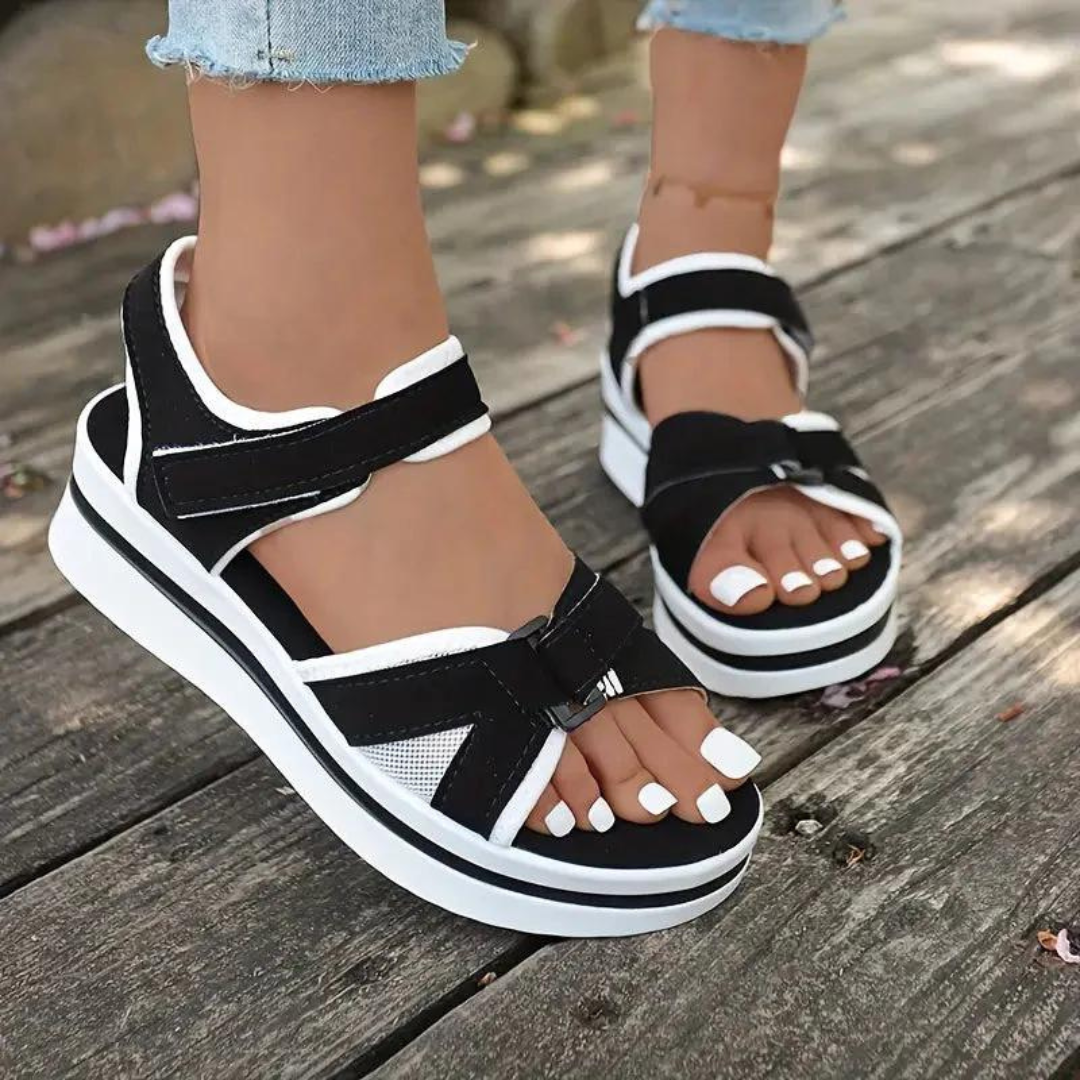 Damenschuhe – Stilvolle Plateau Sandalen für Sommerkomfort