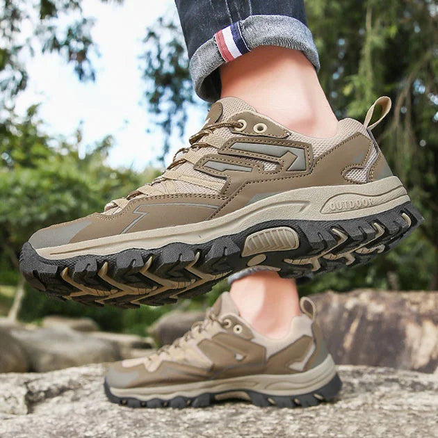 Wanderschuhe mit orthopädischer Unterstützung bei Plantarfasziitis