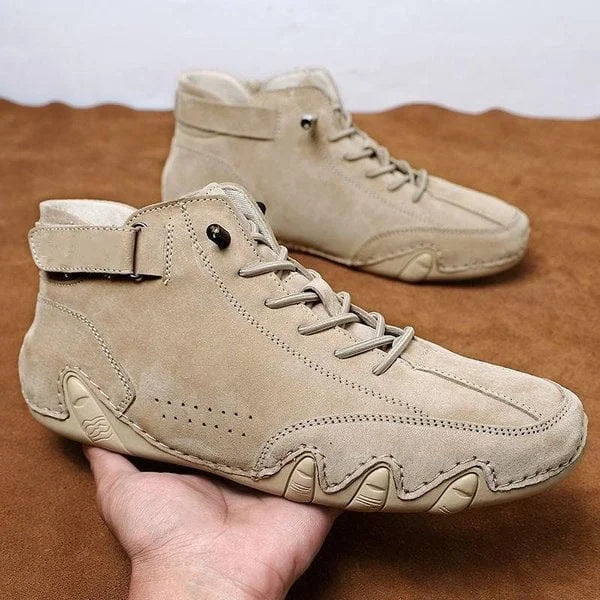 Handgefertigte Wildlederstiefel mit Klettverschluss