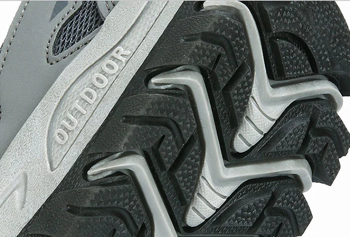 Wanderschuhe mit orthopädischer Unterstützung bei Plantarfasziitis