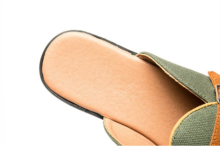 Moderne Herren Pantoletten mit Schnallen im Bicolor-Look