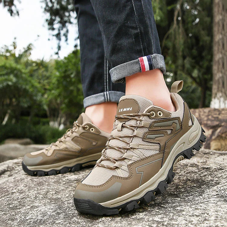 Wanderschuhe mit orthopädischer Unterstützung bei Plantarfasziitis