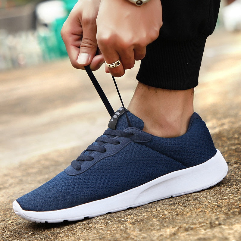 Herrenschuhe 2024 – Leicht, bequem und atmungsaktiv für sportliche Männer