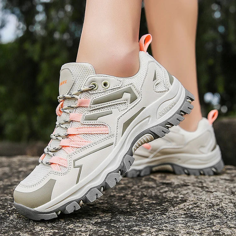Wanderschuhe mit orthopädischer Unterstützung bei Plantarfasziitis