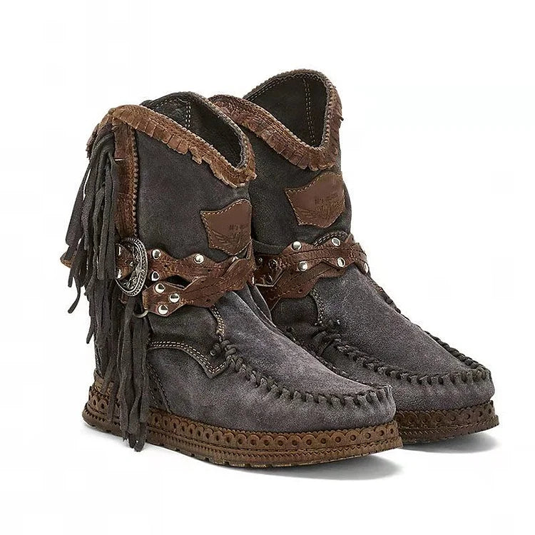 Damenstiefel aus Retro-Leder mit runder Zehenpartie und flachem Absatz und Quaste