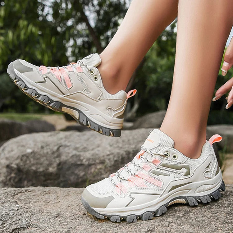 Wanderschuhe mit orthopädischer Unterstützung bei Plantarfasziitis