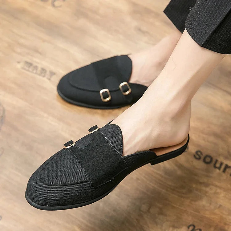 Moderne Herren Pantoletten mit Schnallen im Bicolor-Look
