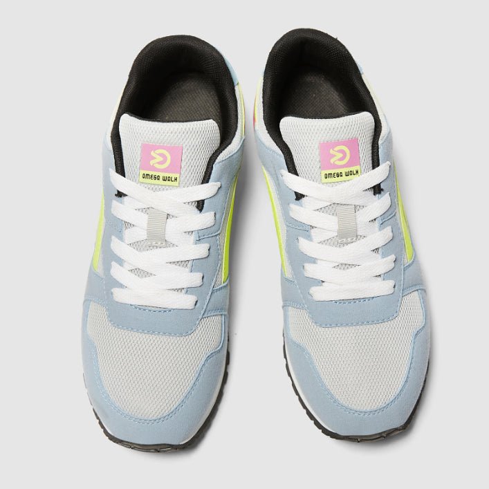 Lässige Tennisschuhe zum Schnüren
