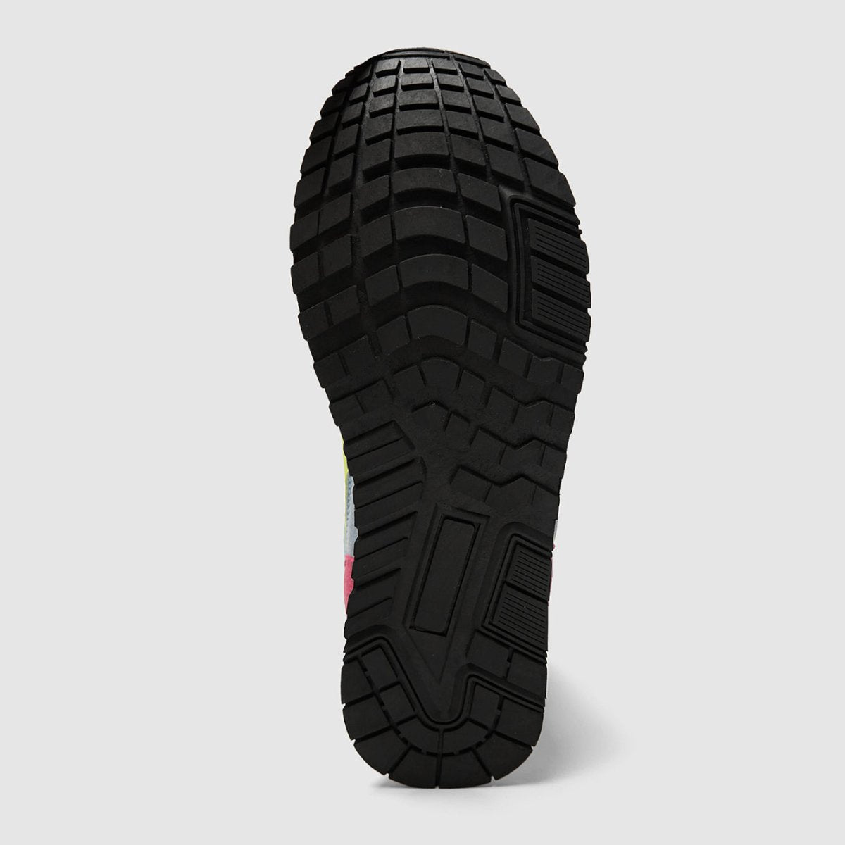 Lässige Tennisschuhe zum Schnüren