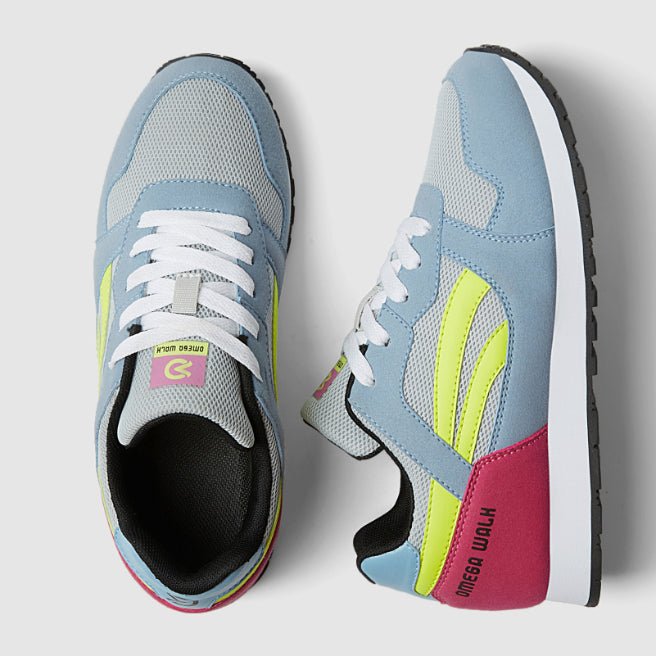 Lässige Tennisschuhe zum Schnüren