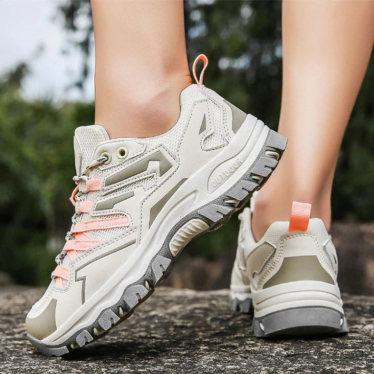 Wanderschuhe mit orthopädischer Unterstützung bei Plantarfasziitis