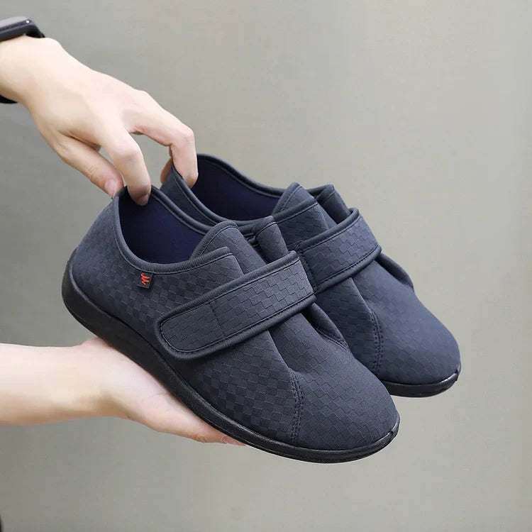 Breite Diabetikerschuhe für geschwollene Füße
