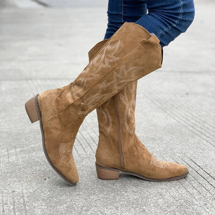 Cowboystiefel aus Wildleder mit Stickerei