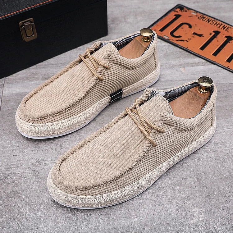Klassische Slip-On-Freizeitschuhe
